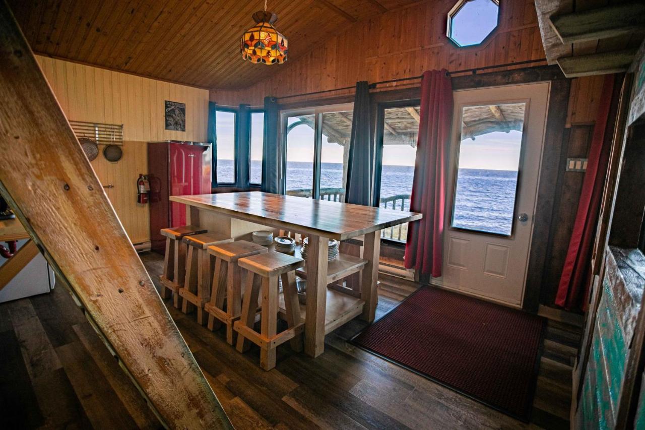 Auberge Festive Sea Shack Sainte Anne-des-Chênes Exterior foto
